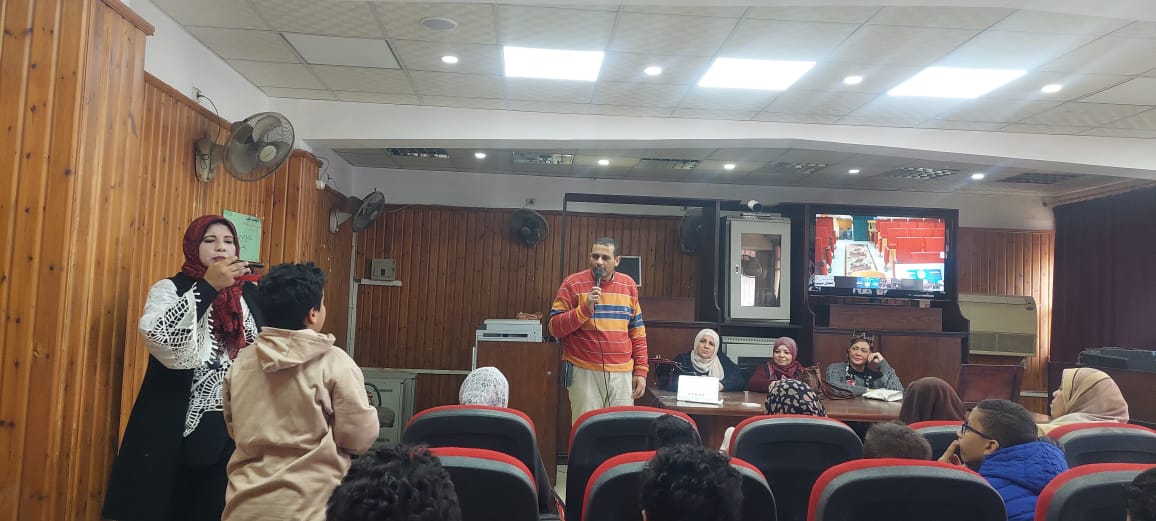 التأمين الصحي ينظم ندول حول القضية السكانية